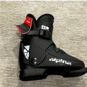 8.5 Ski Boot / Rear Entry